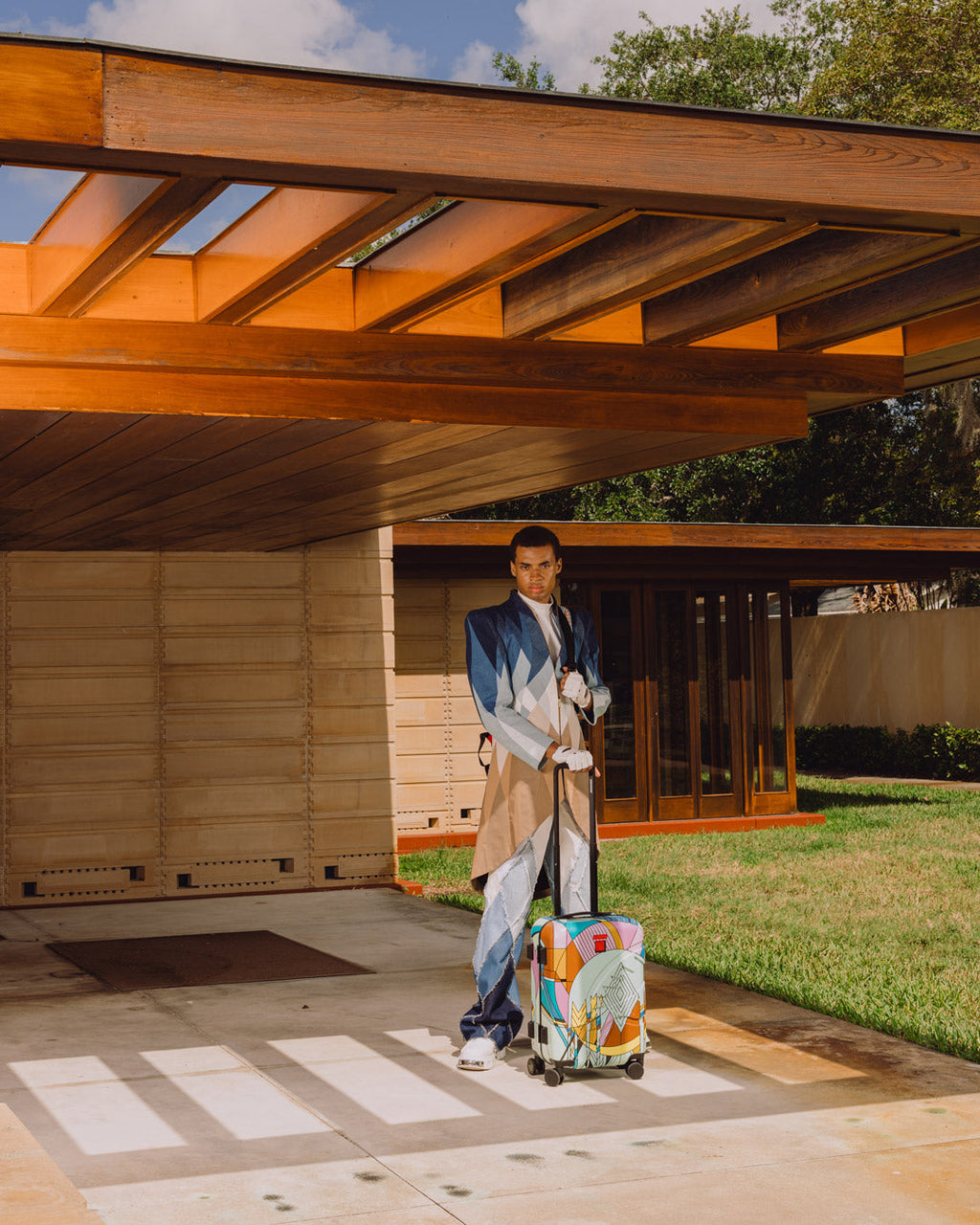 Limited Edition FRANK LLOYD WRIGHT COLLAB FROZEN SPHERES LUGGAGE