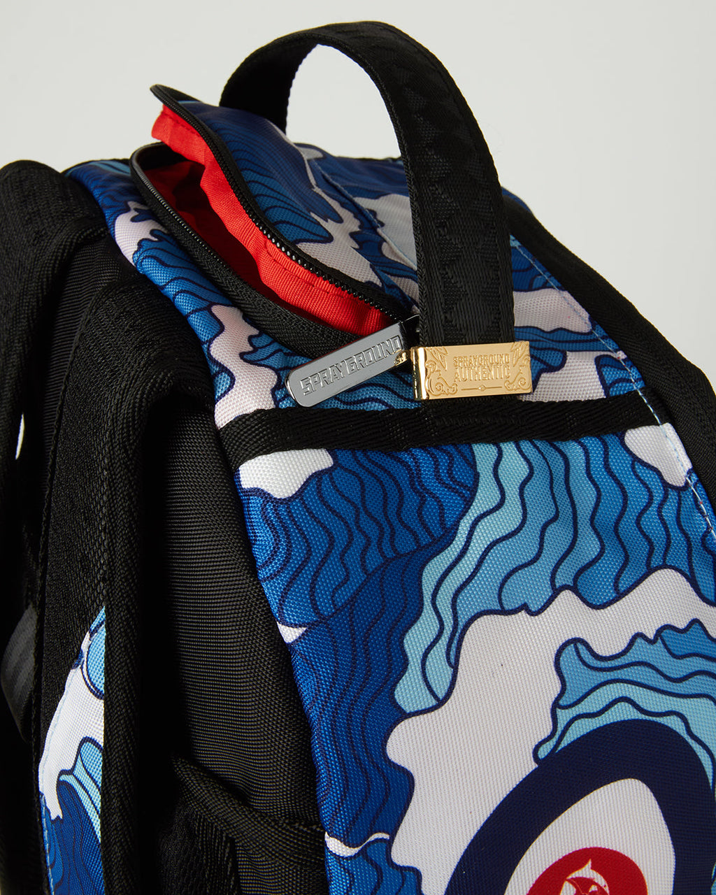 Limited Edition THE SHARK WAVE made from 100 recycled plastic bottles from the ocean