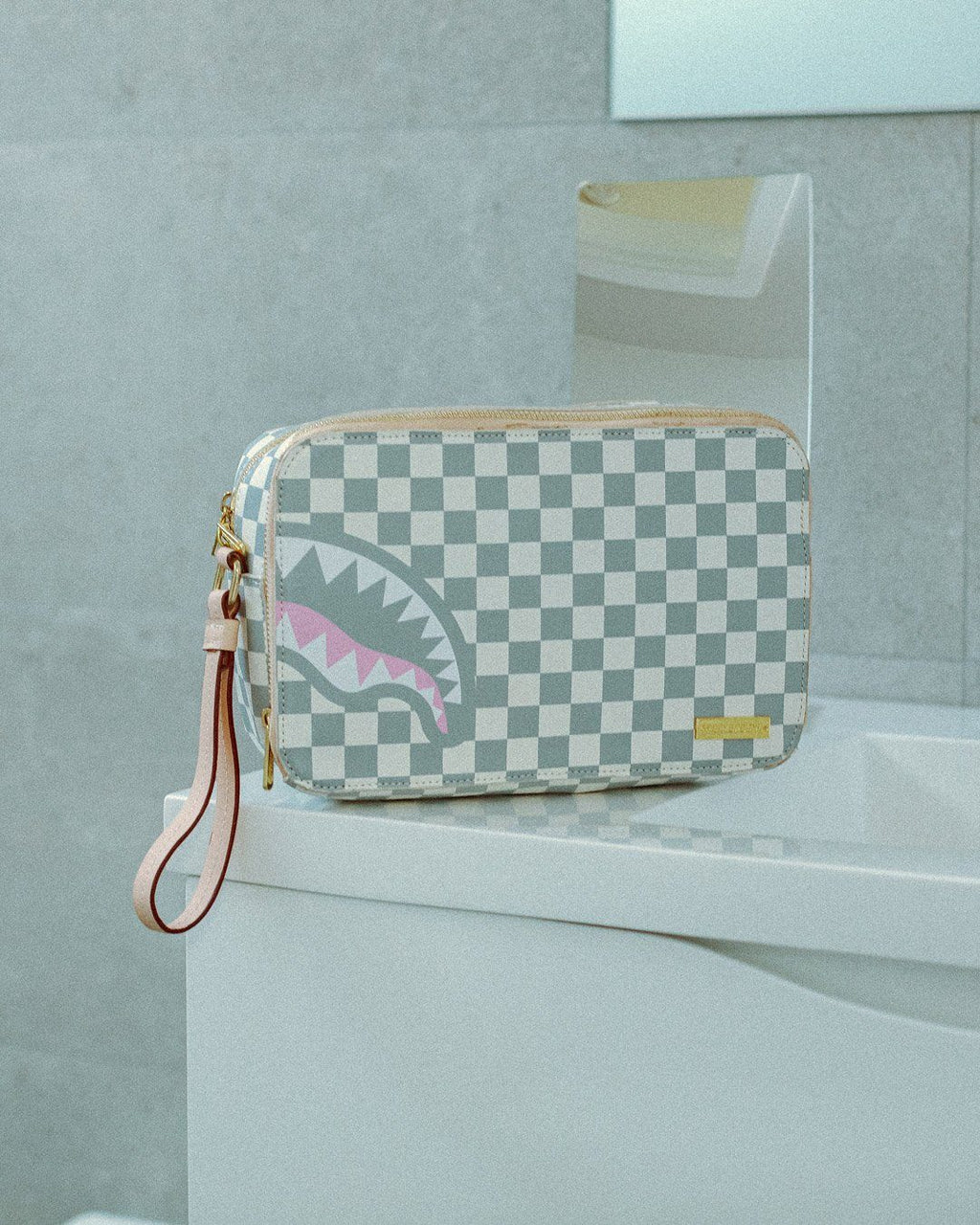Limited Edition ROSE ALL DAY LA PALAIS TOILETRY BAG