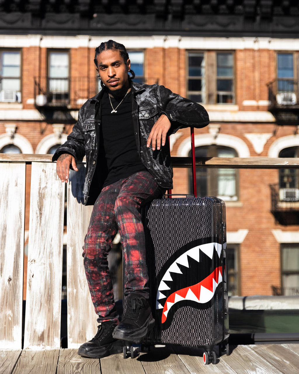 Limited Edition SPRAYGATTI REVV SHARKNAUTICS HARDSHELL FULL-SIZE LUGGAGE