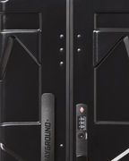 Limited Edition NIGHTSHARKS WORLDWIDE SHARKITECTURE FULL SIZE LUGGAGE