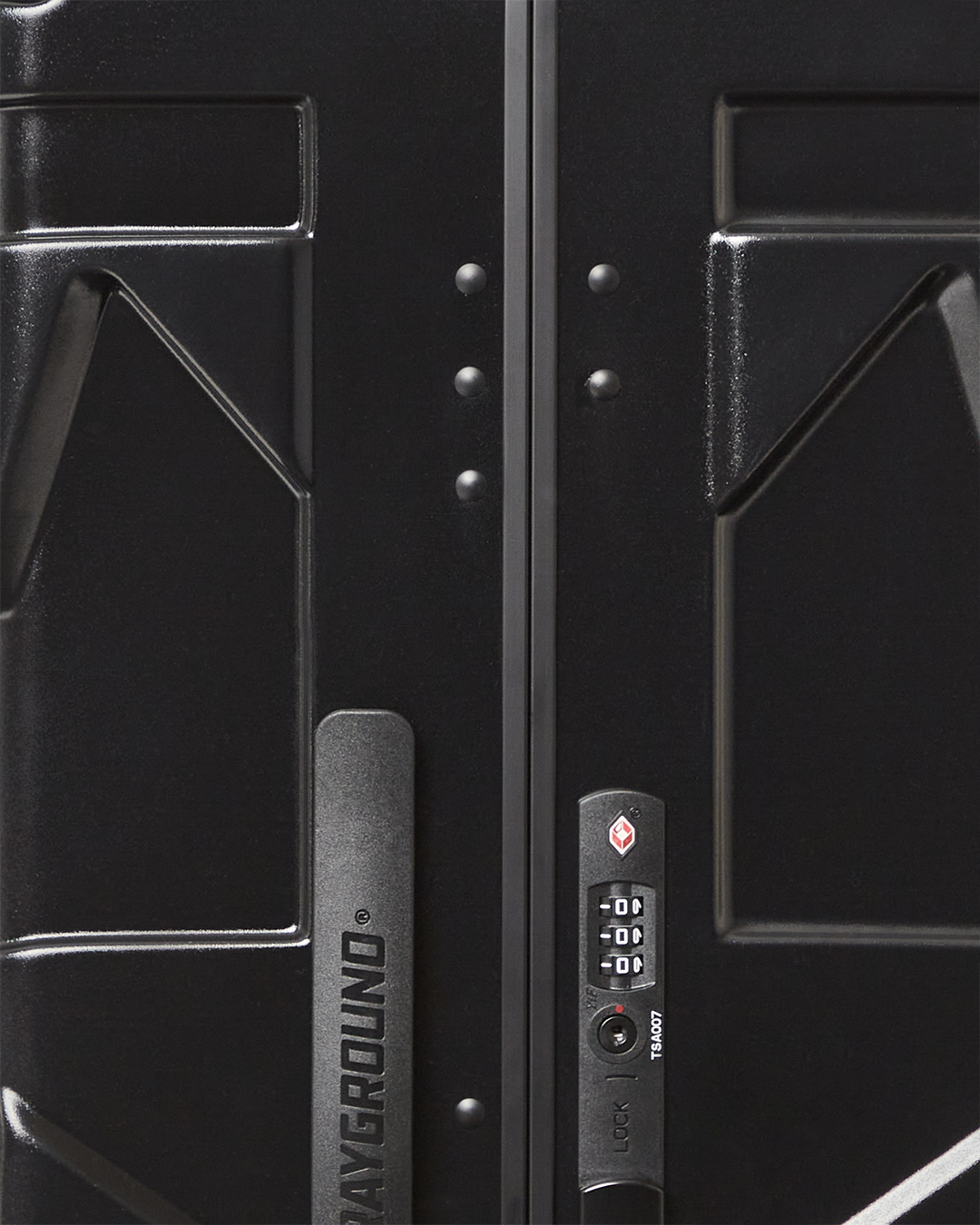 Limited Edition NIGHTSHARKS WORLDWIDE SHARKITECTURE FULL SIZE LUGGAGE