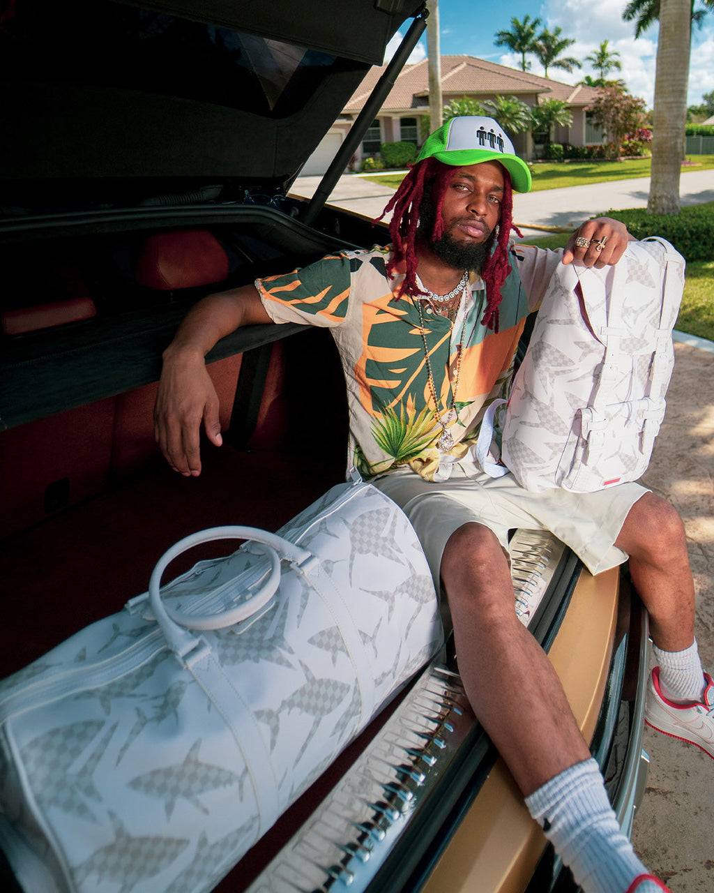 Limited Edition SHARK CHECK WHITE DUFFLE