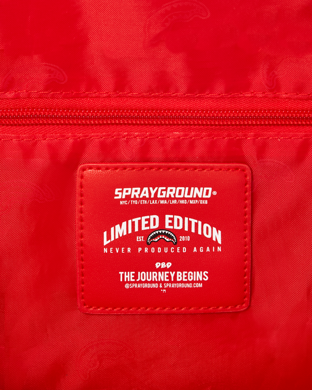 Limited Edition SHARK CHECK WHITE DUFFLE