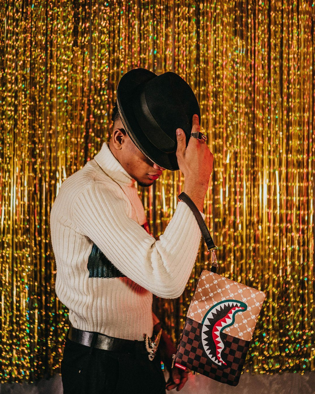 Limited Edition PARIS VS FLORENCE CROSSOVER CLUTCH