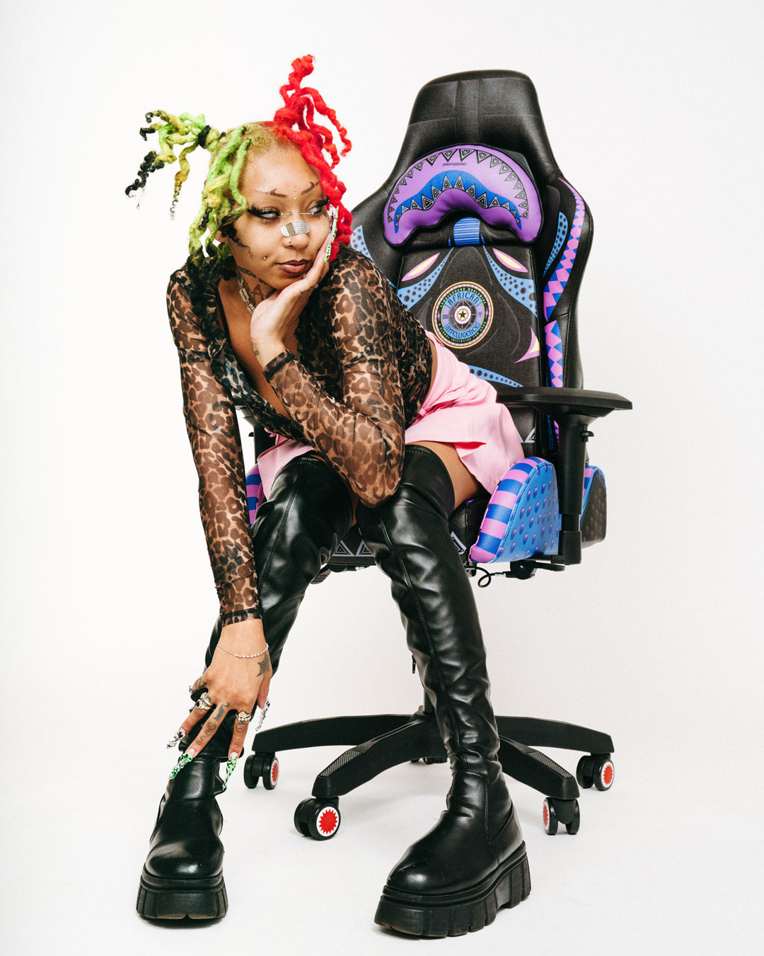 Limited Edition A.I. 12 BROOKLYN & BEYOND - SANDFLOWER COLLAB GAMING CHAIR
