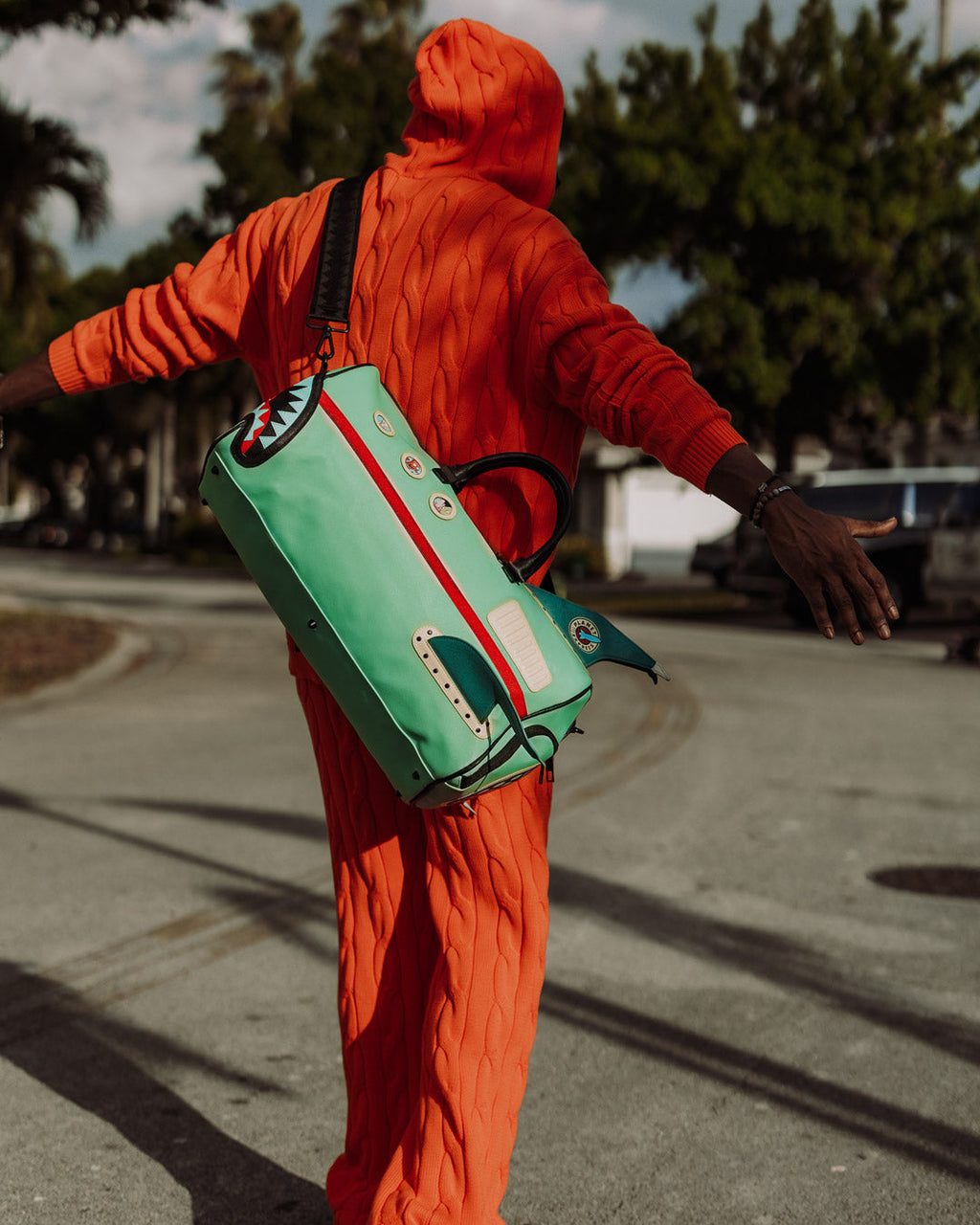 Limited Edition FUTURAMA PLANET EXPRESS PACK DUFFLE