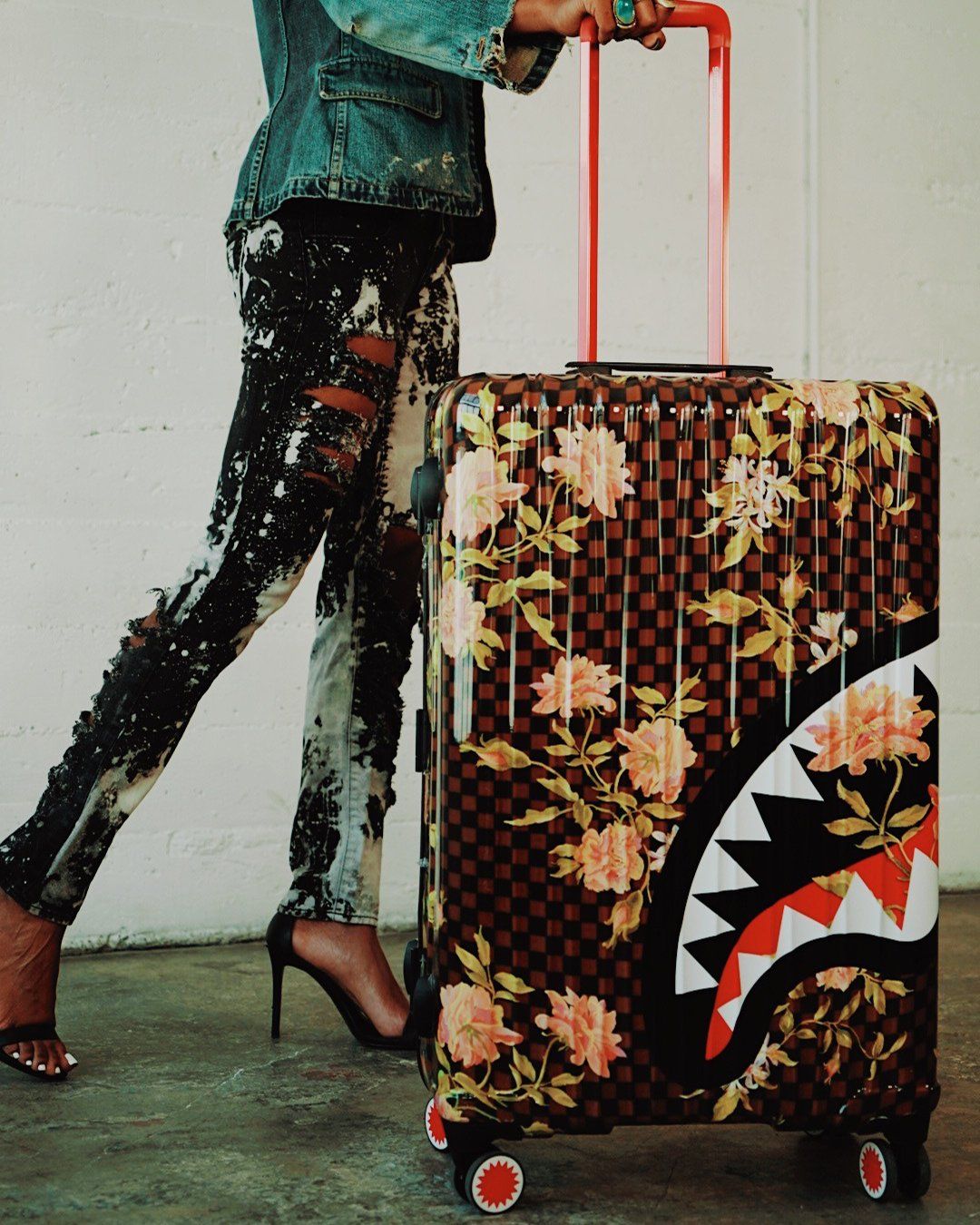 Limited Edition SHARKFLOWER 29.5 FULL-SIZE SHARKNAUTICS LUGGAGE